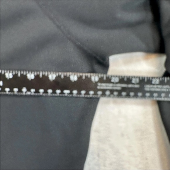 Nike Black Hoodie with Vibrant Pink Logo - Picture 10 of 10